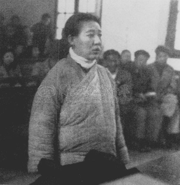 法庭受審時已無昔日風采 法庭受審時已無昔日風采